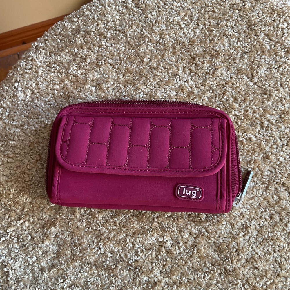 lug Brand Zip Wallet Multiple Card Slots Zipper Snap Closure